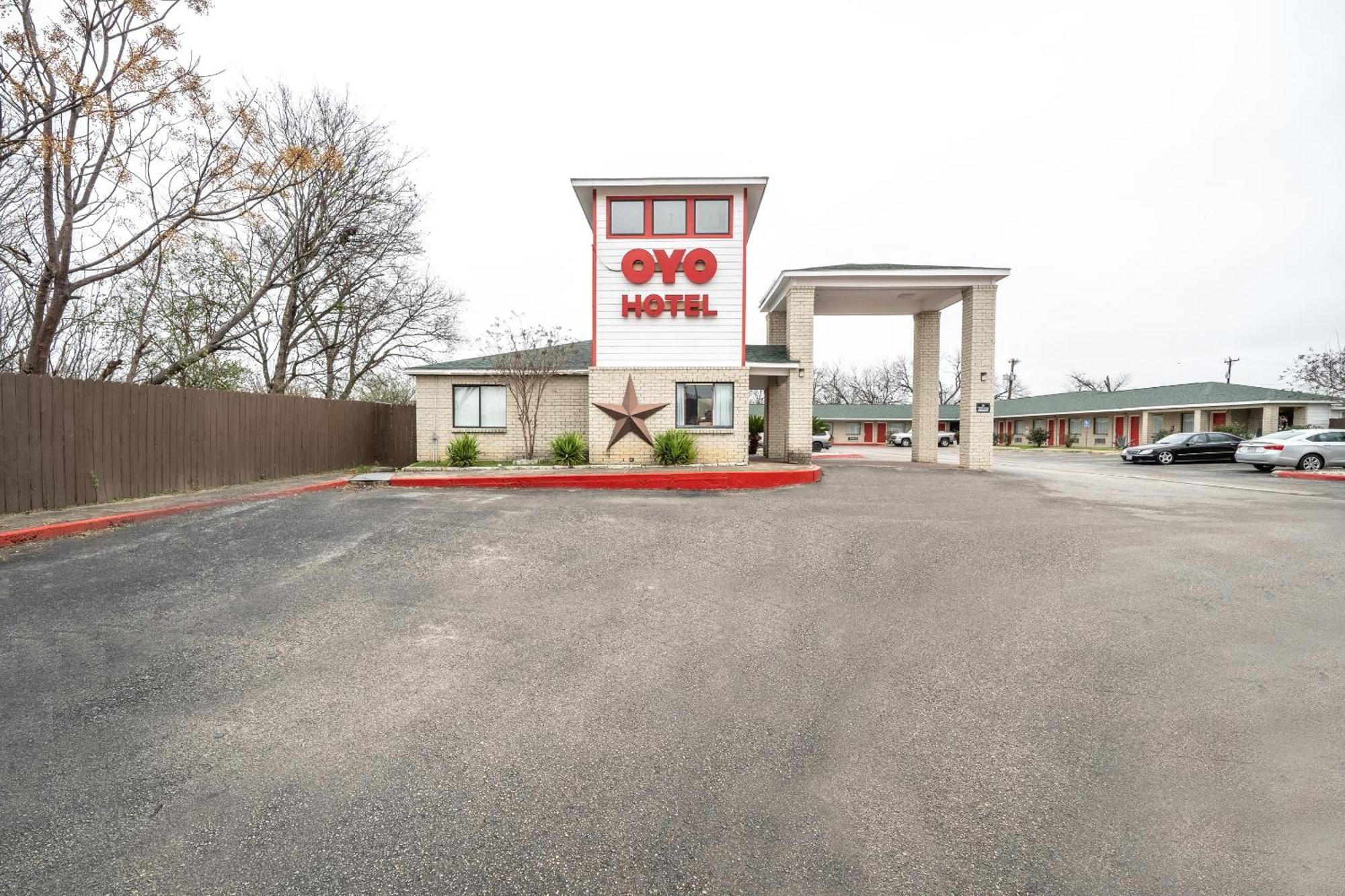 Oyo Hotel San Antonio Near At&T Center Exterior foto