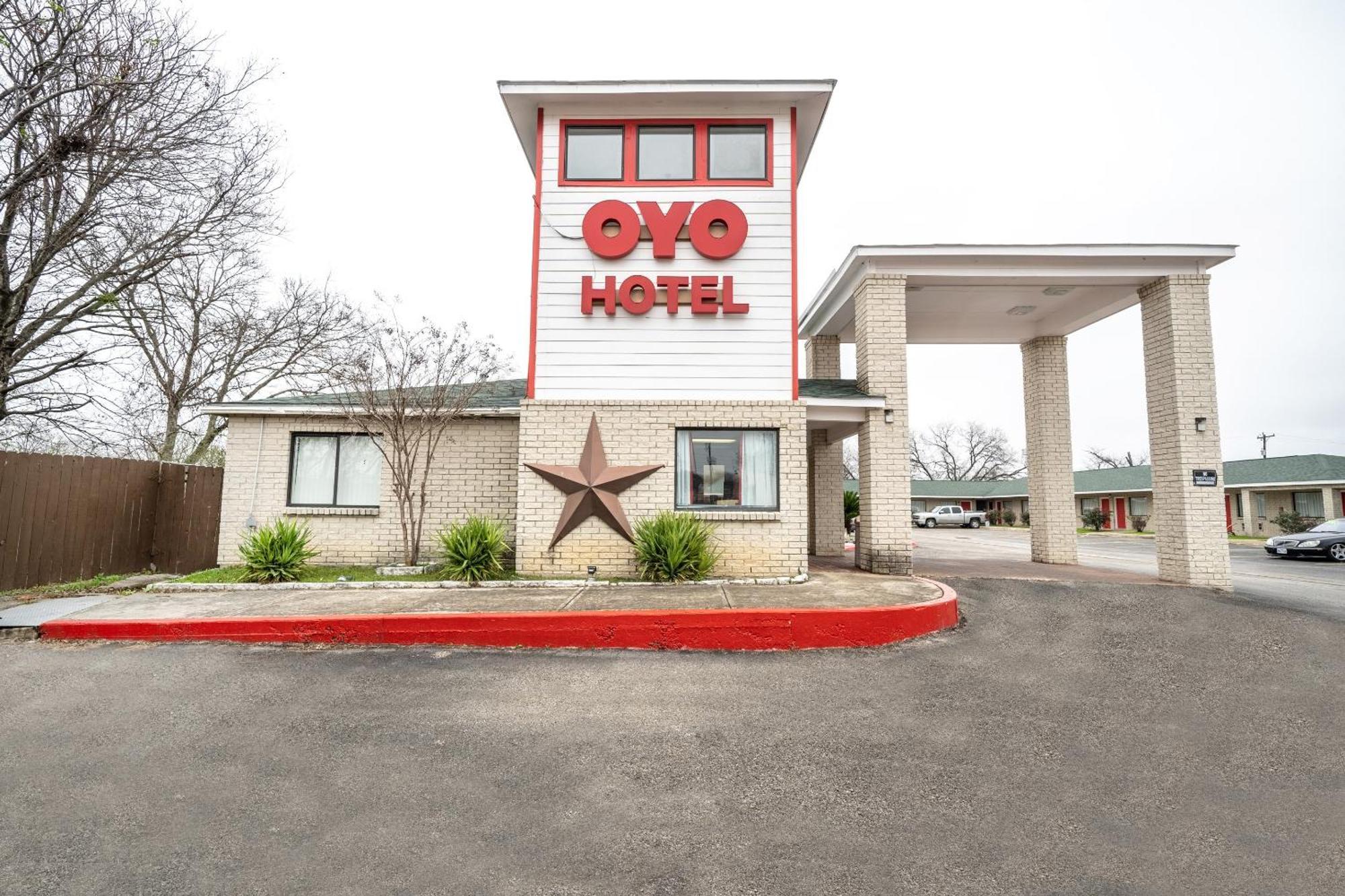 Oyo Hotel San Antonio Near At&T Center Exterior foto